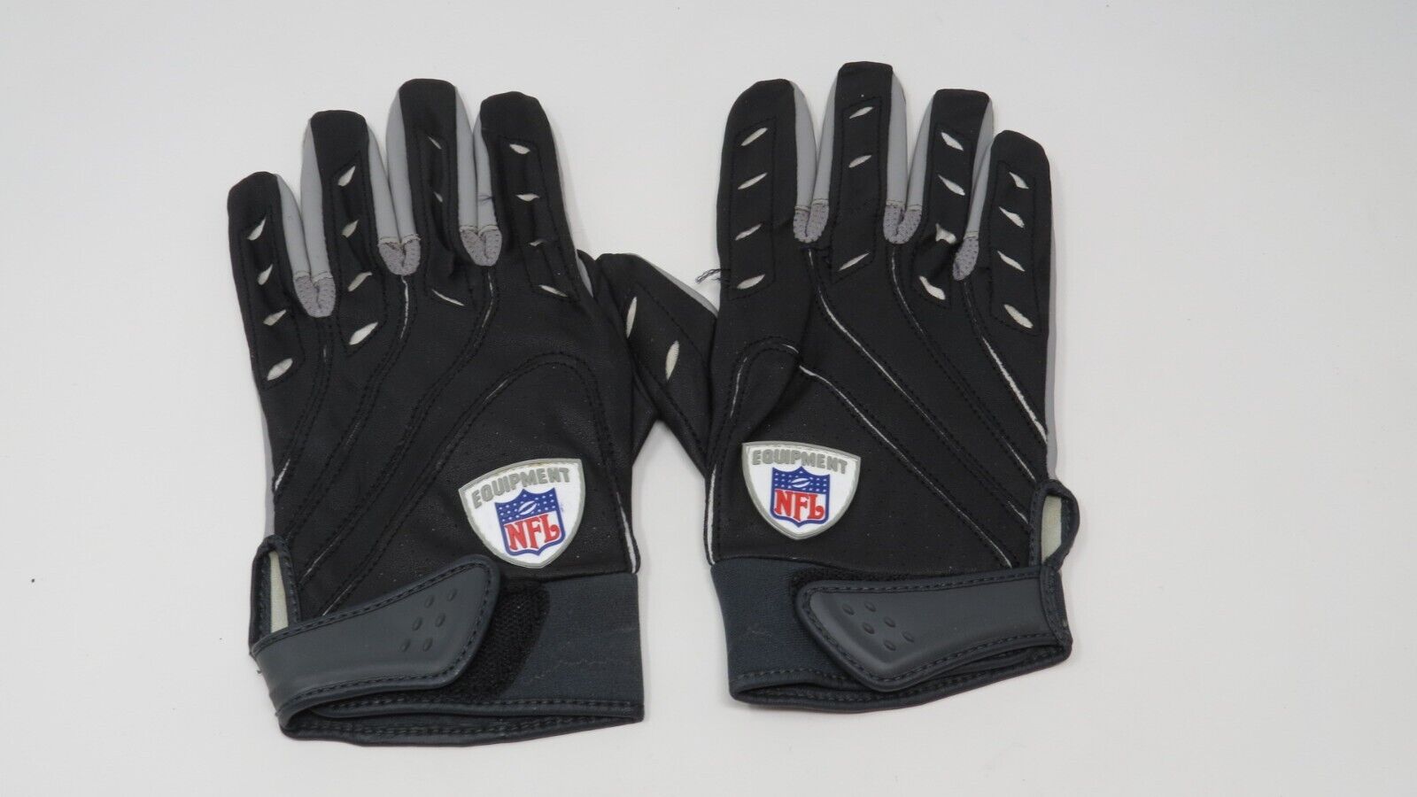 : New York Jets Game Used Pair of Football Gloves Size